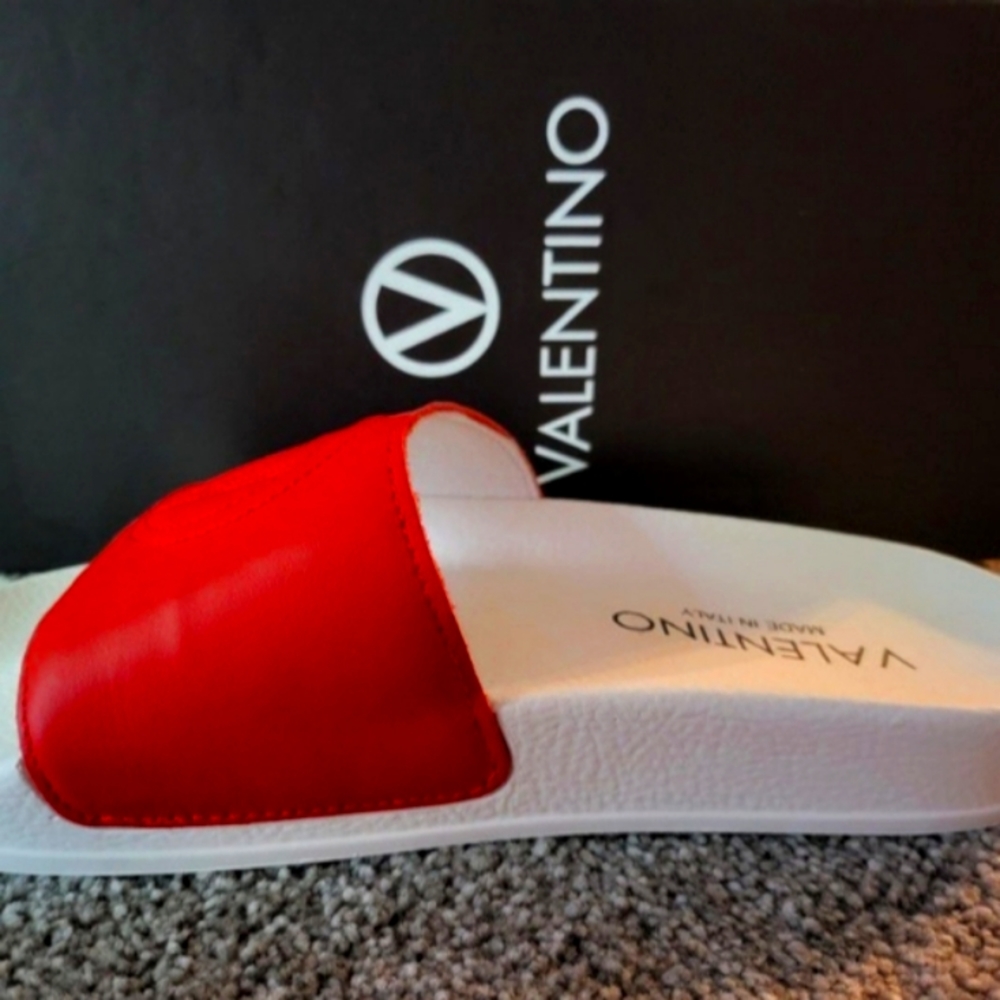 Valentino Slides